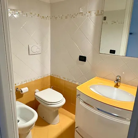 Sul Mare Con Box Auto فاراتسي