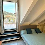 Daire Sul Mare Con Box Auto Varazze