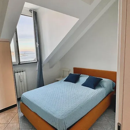 Sul Mare Con Box Auto Lejlighed Varazze